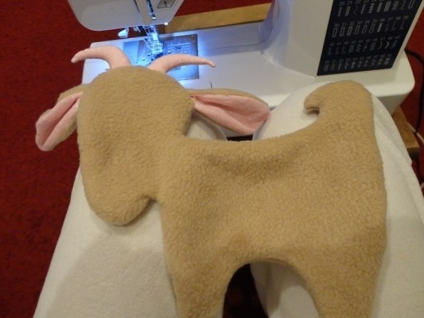 Шьем козочку из флиса