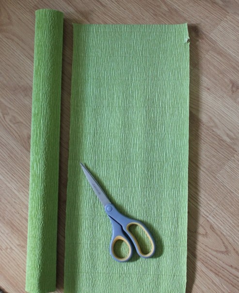 Бантики из гофрированной бумаги для праздничной гирлянды Бантики из гофрированной бумаги для праздничной гирлянды