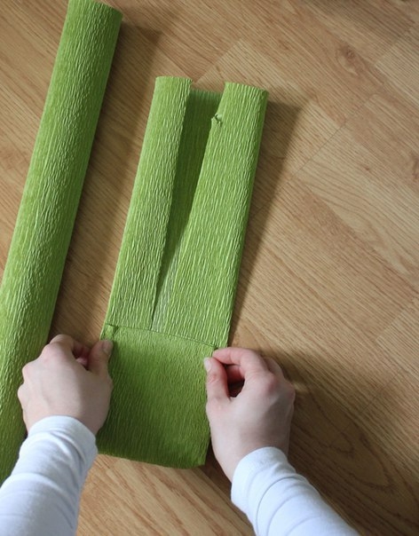 Бантики из гофрированной бумаги для праздничной гирлянды Бантики из гофрированной бумаги для праздничной гирлянды