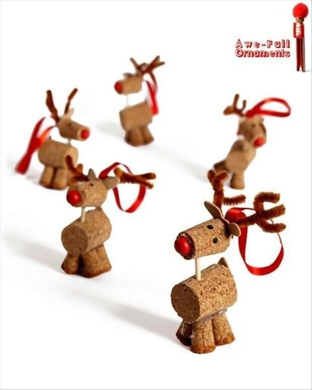 Праздничные поделки из винных пробок