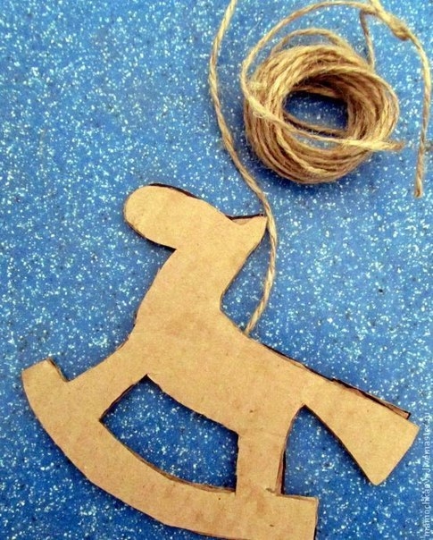 Ёлочные игрушки из шпагата Ёлочные игрушки из шпагата