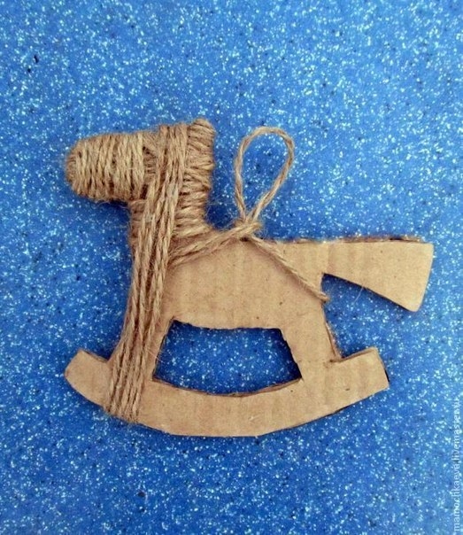 Ёлочные игрушки из шпагата Ёлочные игрушки из шпагата