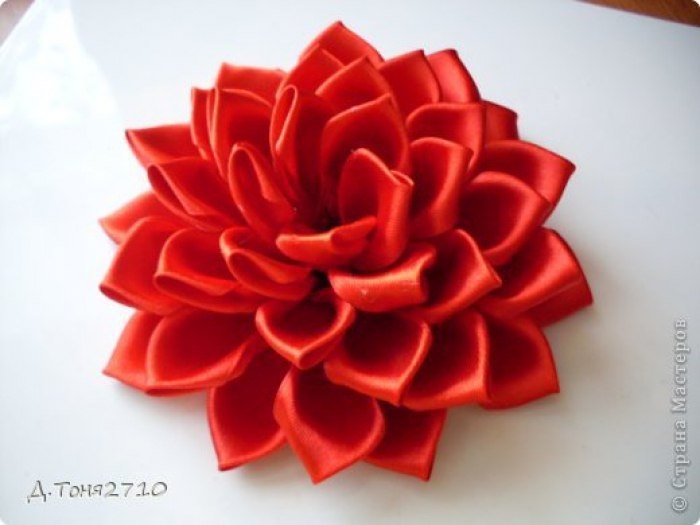 Георгин из лент в технике канзаши. Мастер-класс.