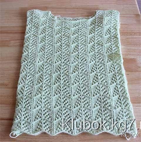 Симпатичный ажурный геометрический узор с волнистым краем для вязания спицами