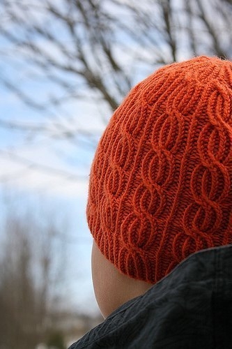 Шапка спицами «Lina»