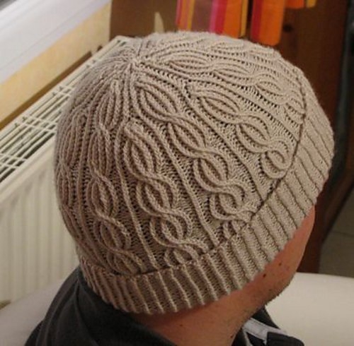 Шапка спицами «Lina»