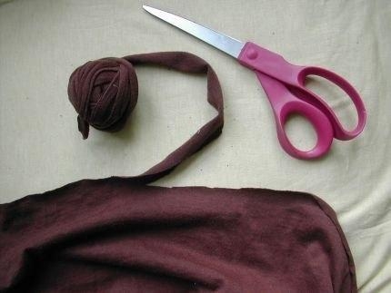 Коврик из старых футболок крючком