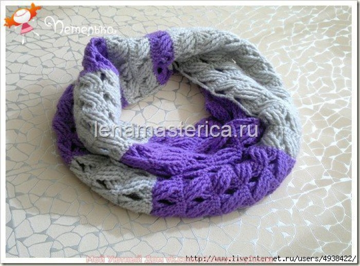 Шарф-снуд крючком с перекрещенными косичками