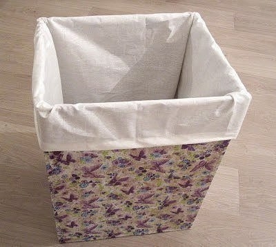 Элементарный ящик для белья из картона и бумажных салфеток