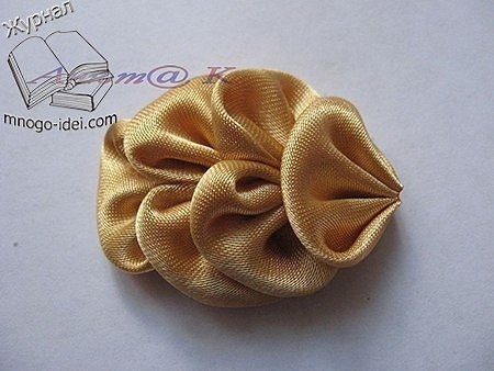 красивый жук из атласной ленты