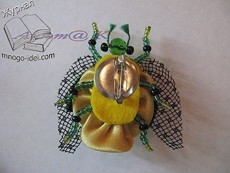 красивый жук из атласной ленты