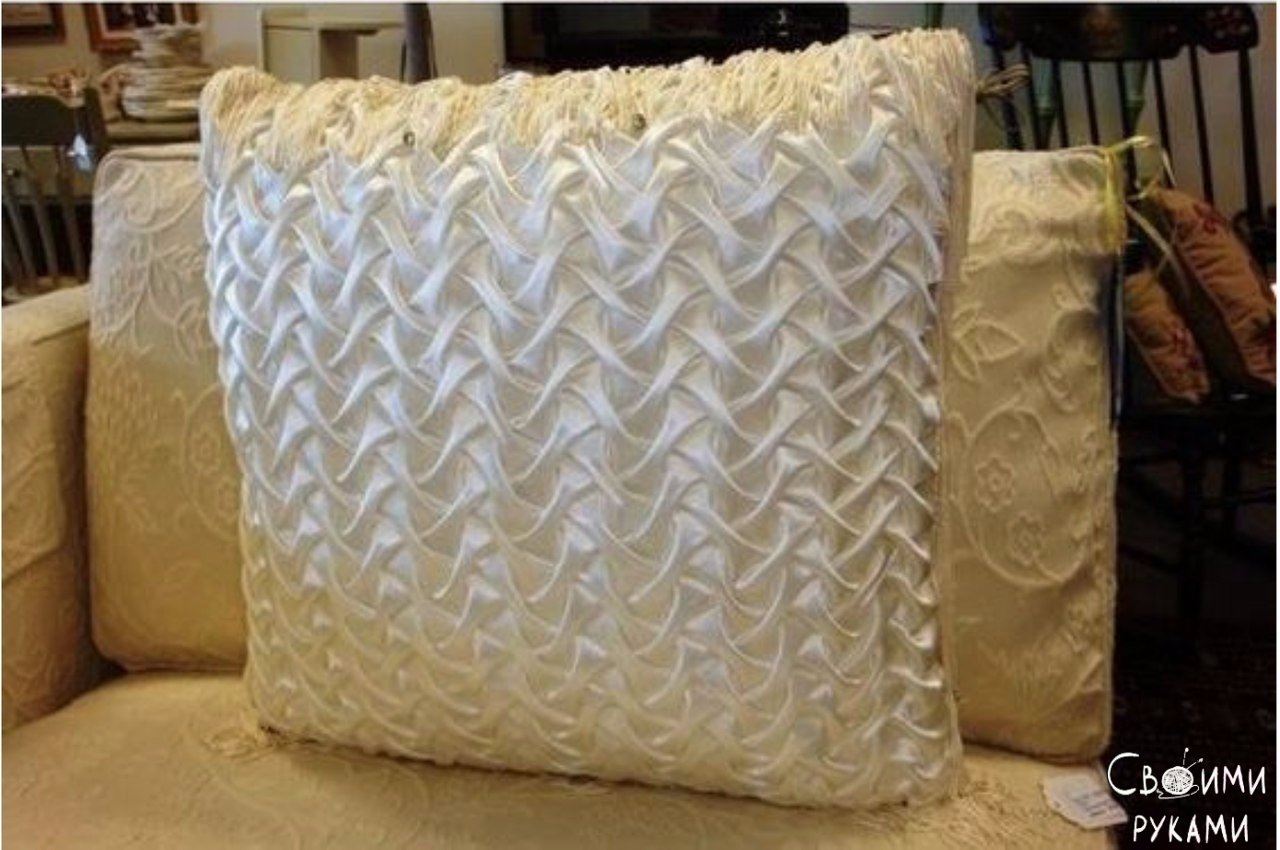 Интересная идея для декоративной подушки