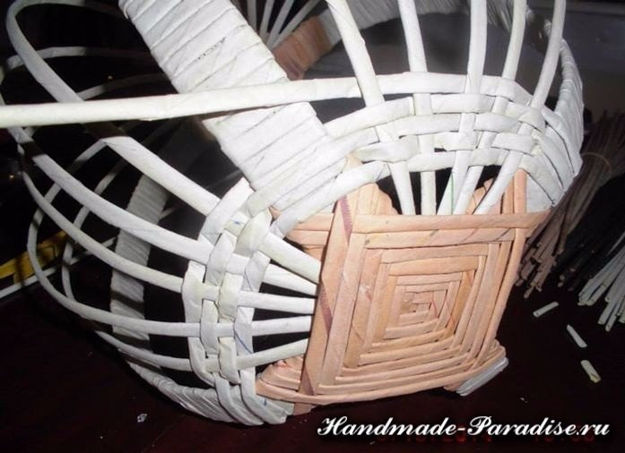 Плетем корзинку из газетных трубочек. Мастер-класс.