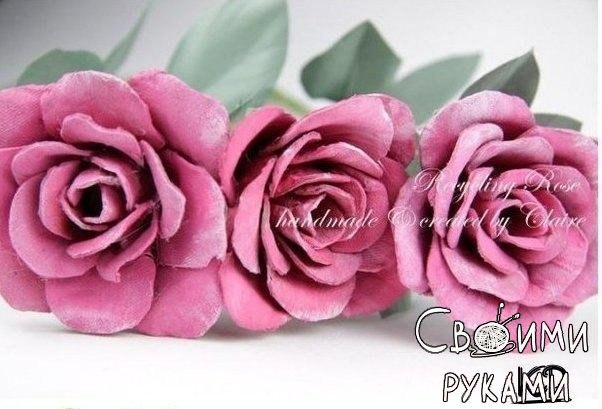 Розы из яичных лотков