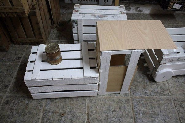 Из старых ящиков можно сделать очень крутые вещи.