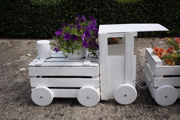 Из старых ящиков можно сделать очень крутые вещи.