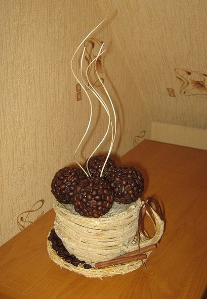 Композиции из кофейных зёрен.