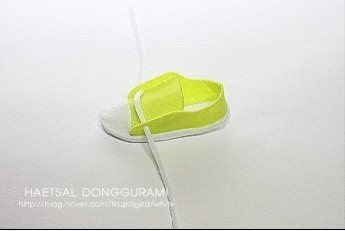 Кроссовок из фетра