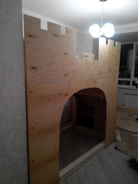 Кровать-замок для любимой дочери