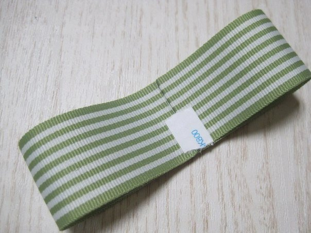 Мастерим из лент объемный бантик на резинке