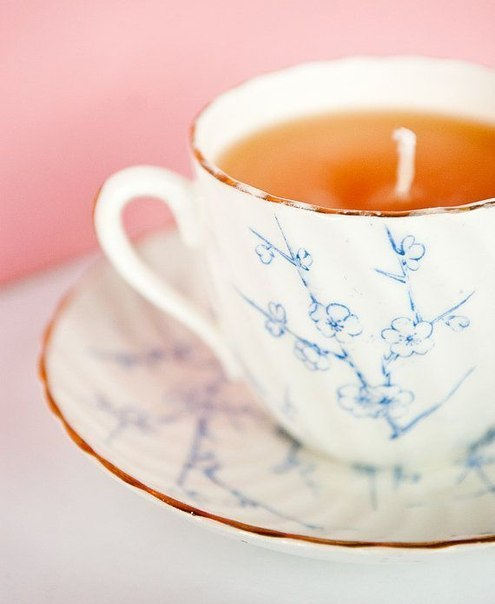 Свечи в винтажных чашечках. 