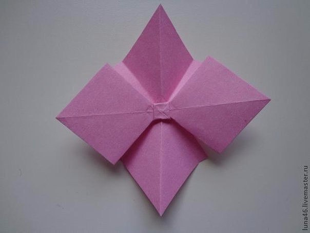 Как сделать бантик из бумаги.