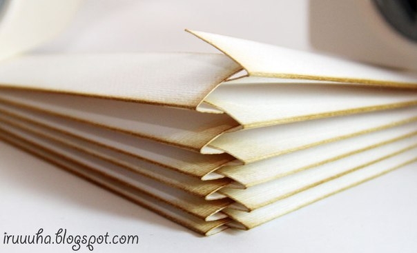 Оригинальная коробочка для подарка в виде книжки.