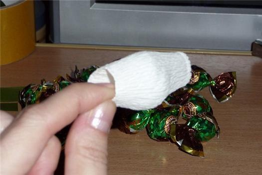 Ландыши с конфетками.