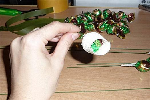 Ландыши с конфетками.