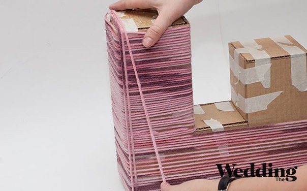 Буквы из картона и ниток для декора