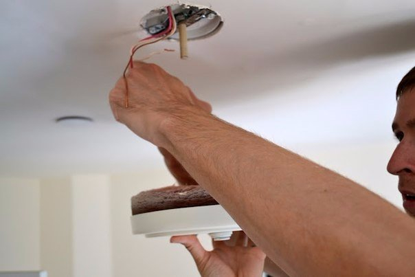 Необычный плафон из веревки