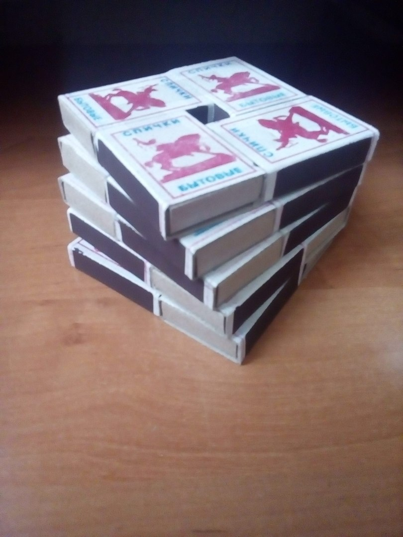 Комодик из спичечных коробков