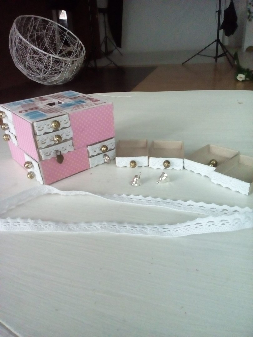 Комодик из спичечных коробков