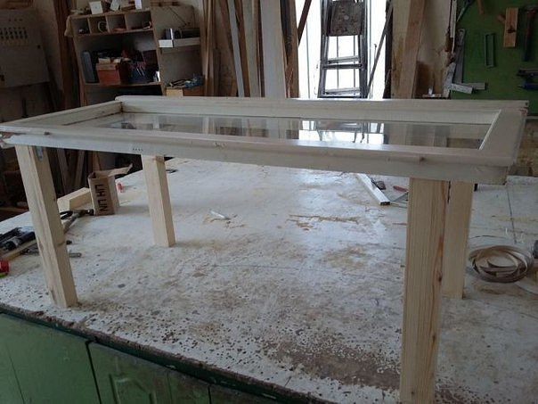 Журнальный столик из старого окна своими руками