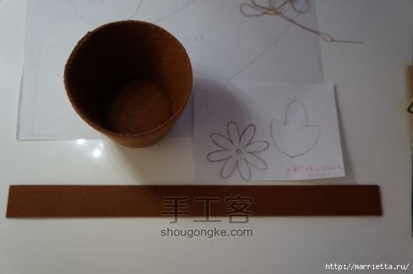 Горшочек с сиреневыми ромашками из фетра.