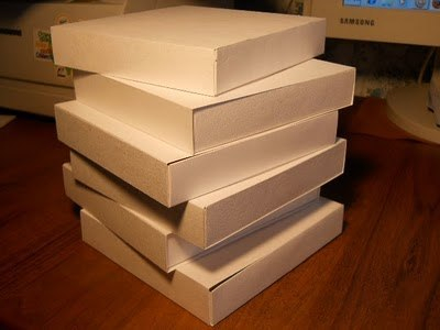 Картонный комодик