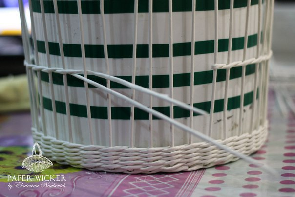 Клеточка из газетных трубочек