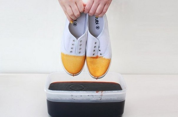 Окрашивание кед техникой Омбре