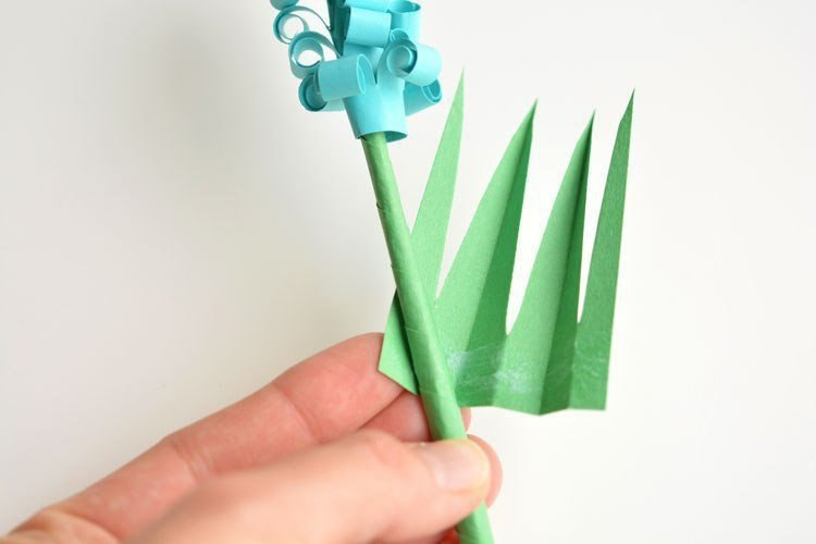 Поделки вместе с детьми: создаем весенние цветочки из бумаги