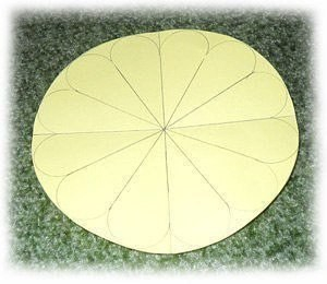 Цветы из бумаги для праздничной сервировки