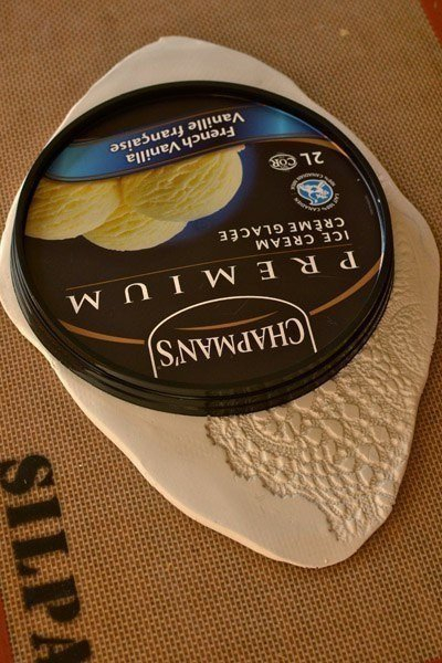 Кружевная тарелочка для колец из полимерной глины