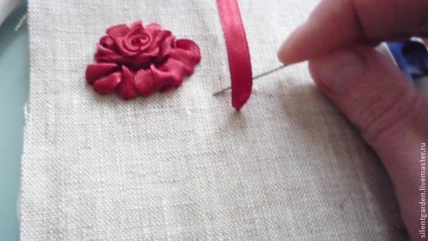 Мини МК по вышивке лентами