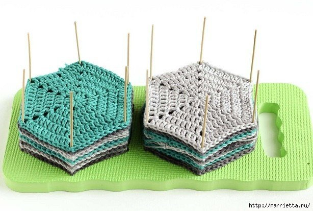 Разноцветный плед крючком шестиугольными мотивами