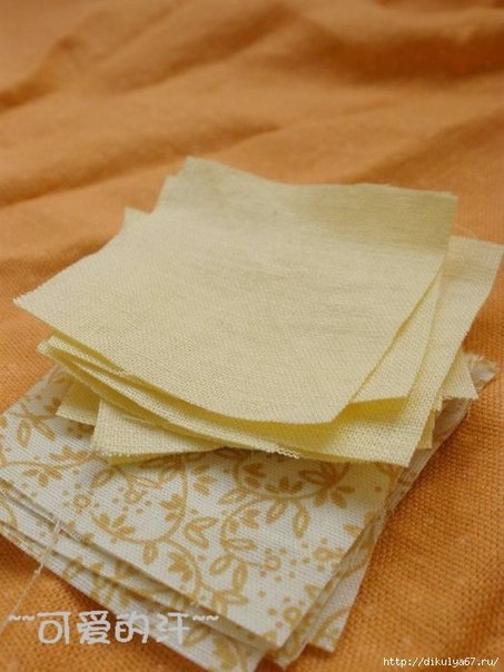 Двухцветный цветок-украшение из ткани