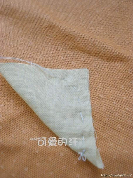 Двухцветный цветок-украшение из ткани