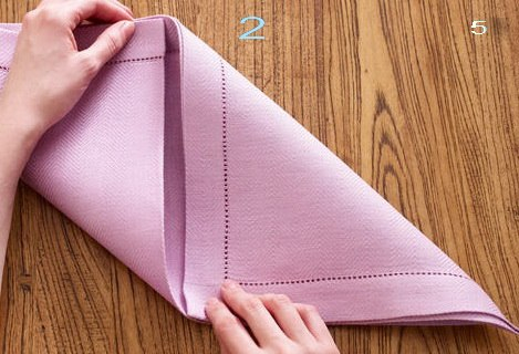 На скорую руку. Ваза из салфетки к праздничному столу На скорую руку. Ваза из салфетки к праздничному столу