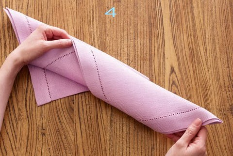 На скорую руку. Ваза из салфетки к праздничному столу На скорую руку. Ваза из салфетки к праздничному столу