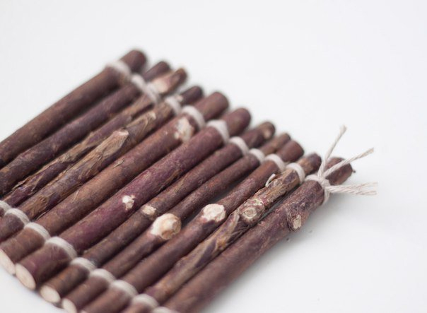 Эко-подставка под горячее из веток