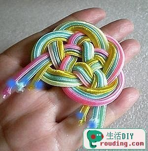 Цветок из шнура