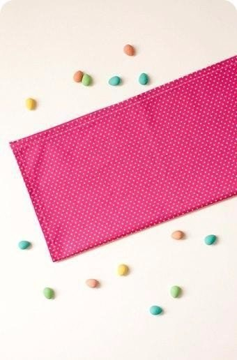 Учимся складывать салфетки в виде зайчика